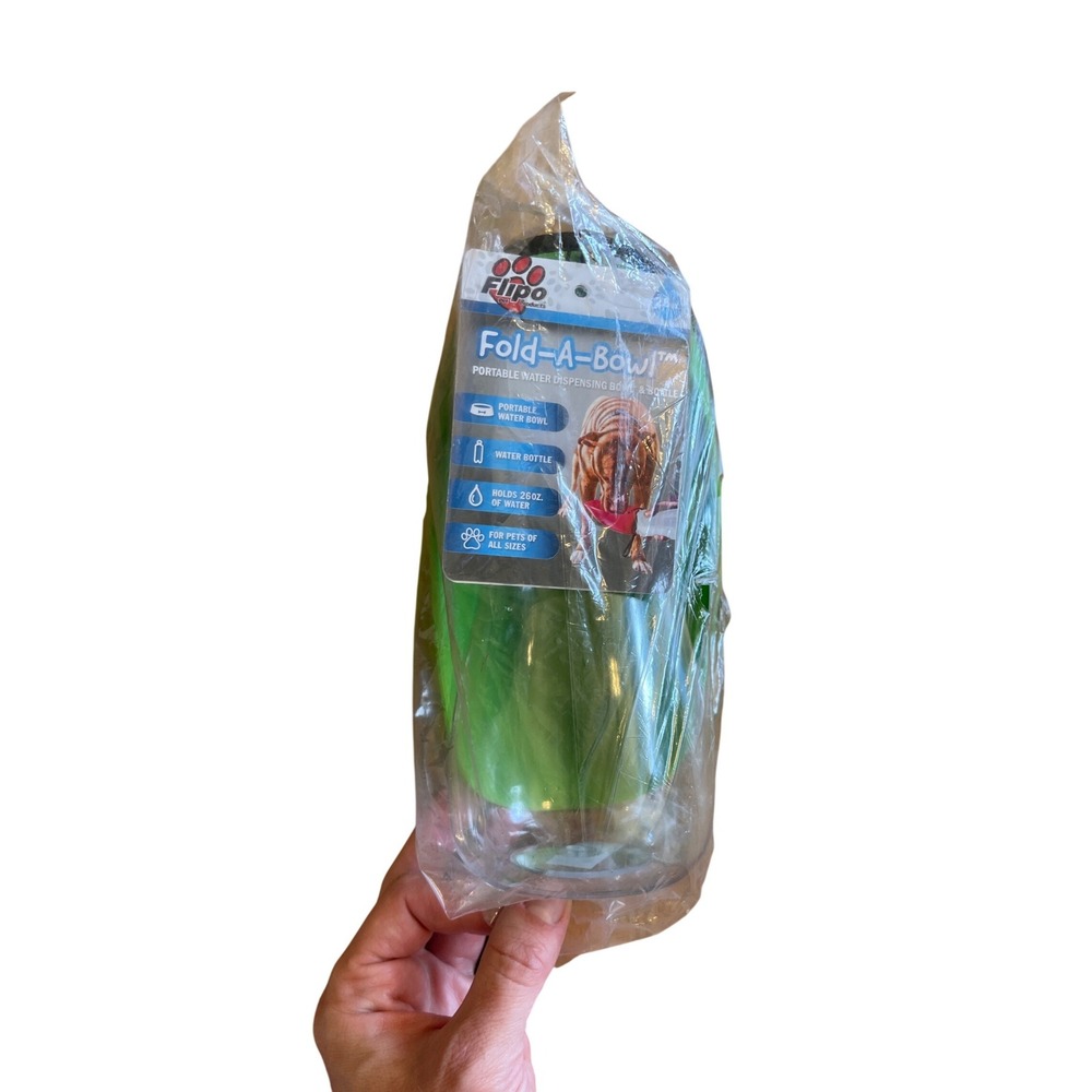Flipo Fold-A-Bowl Green Non-Skid Portable Pet Water Bottle 26oz Travel Dispenser - Picture 3 of 7